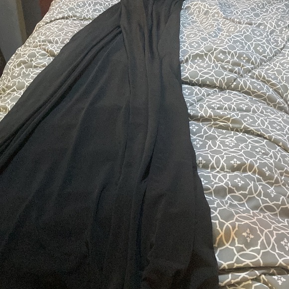 Fashion Nova maxi dress🖤 - Picture 8 of 10